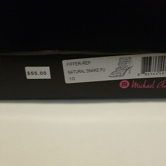 Michael Antonio Sandal   - Picture 8 of 8